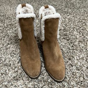 Lowest Deal $18 
Andres Assous Siesta Chelsea Boots size 8M